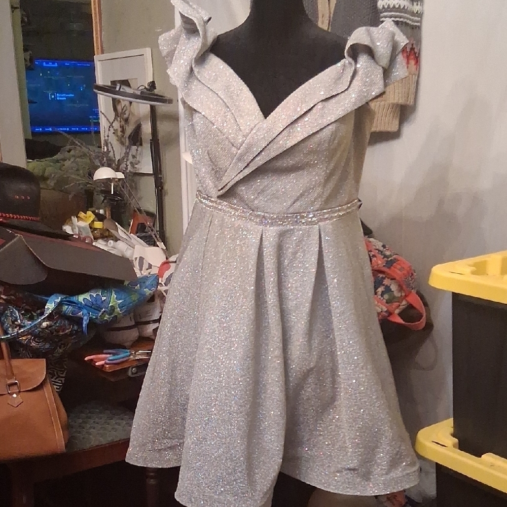 May Queen Elegant Silver Glitter Dress Size  14